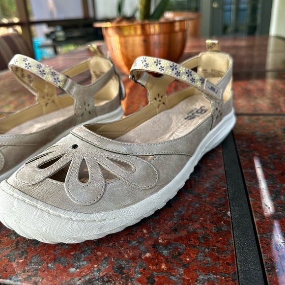 JBU by Jambu Hibiscus Casual Mary Jane Floral orthopedic comfort - Picture 4 of 12